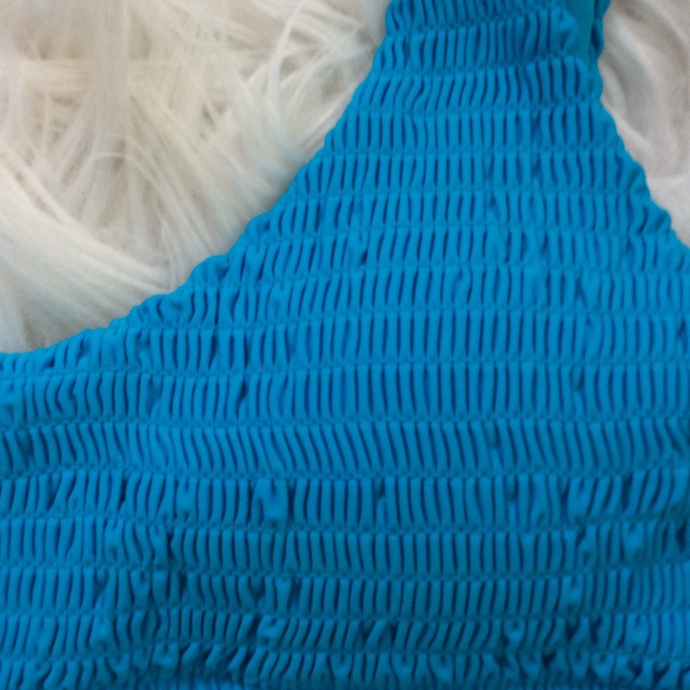 NWOT VS Smocked Bralette Bikini Top - Picture 9 of 9